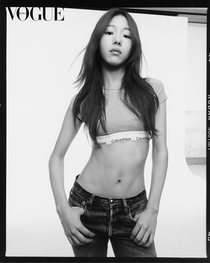 【フォト】AtHeart、デビュー後初グラビアでユニークなビジュアル披露