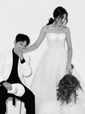 【フォト】イム・チャンジョン＆ソ・ハヤン、今でも新婚のような雰囲気…結婚8周年リマインドフォト撮影