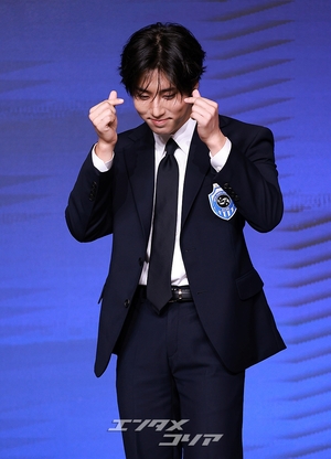 【フォト】Stray Kidsハン、雰囲気のある男