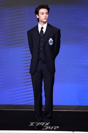 【フォト】Stray Kidsヒョンジン、まさに彫刻ビジュアル