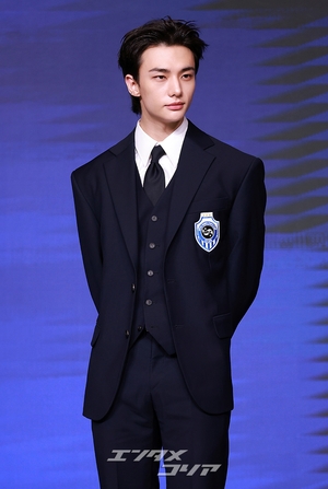 【フォト】Stray Kidsヒョンジン、まさに彫刻ビジュアル