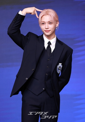 【フォト】Stray Kidsフィリックス、セクシーな猫耳