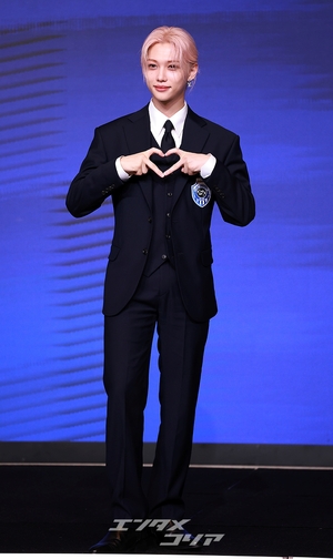 【フォト】Stray Kidsフィリックス、セクシーな猫耳