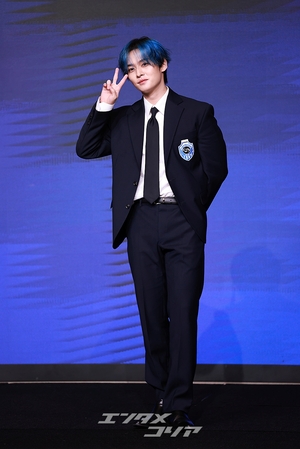 【フォト】Stray Kidsリノ、おしゃれな青い髪