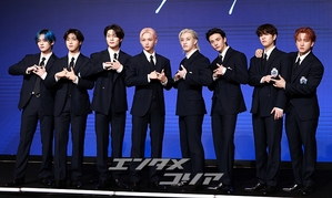 【フォト】Stray Kids、4thアルバム「KARMA」リリース