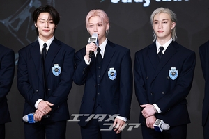 【フォト】Stray Kids、4thアルバム「KARMA」リリース