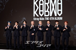 【フォト】Stray Kids、4thアルバム「KARMA」リリース