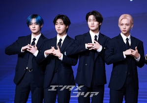 【フォト】Stray Kids、4thアルバム「KARMA」リリース