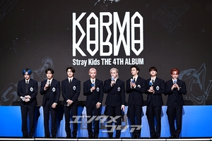 【フォト】Stray Kids、4thアルバム「KARMA」リリース