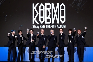【フォト】Stray Kids、4thアルバム「KARMA」リリース