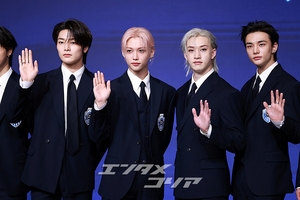 【フォト】Stray Kids、4thアルバム「KARMA」リリース