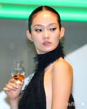 【フォト】オースティン・カン＆シン・ヒョンジ＆チェ・ジョンソク「ウイスキーを1杯いかが」