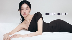 【フォト】コ・ユンジョン、格の違う上品さ…シックな黒コーデ＆ジュエリーで伝説的なビジュアル