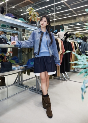 【フォト】キム・ミンジュ、ホン・ギョンの肩に寄り掛かって和やかな2ショット…相性抜群