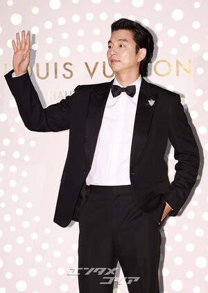 【フォト】コン・ユ、完ぺきなタキシード姿でLOUIS VUITTONのイベントに出席