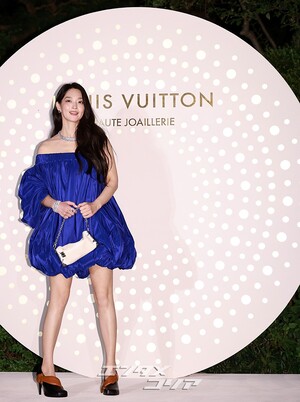 【フォト】シン・ミナ、ブルーのミニドレス姿でラブリーなほほ笑み