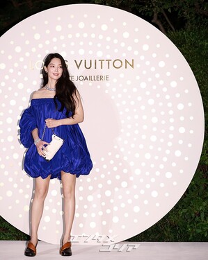 【フォト】シン・ミナ、ブルーのミニドレス姿でラブリーなほほ笑み