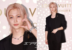 【フォト】Stray Kidsフィリックス、童話の中の王子さまのよう