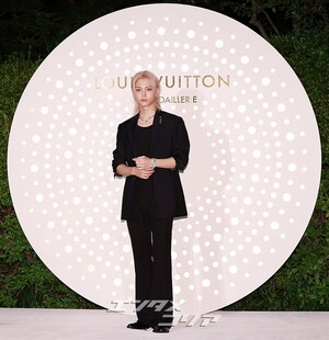 【フォト】Stray Kidsフィリックス、童話の中の王子さまのよう