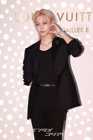 【フォト】Stray Kidsフィリックス、童話の中の王子さまのよう