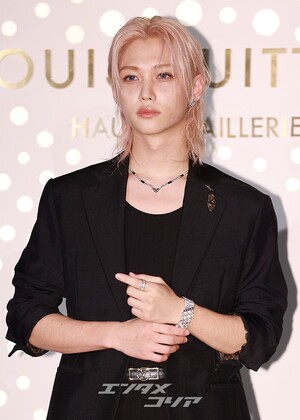 【フォト】Stray Kidsフィリックス、童話の中の王子さまのよう