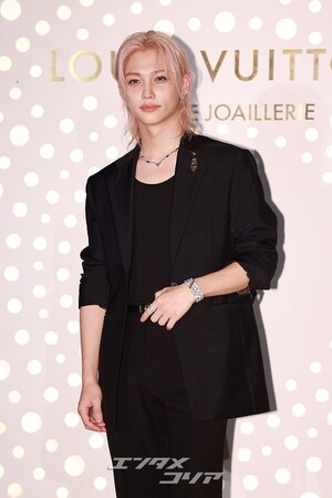 【フォト】Stray Kidsフィリックス、童話の中の王子さまのよう