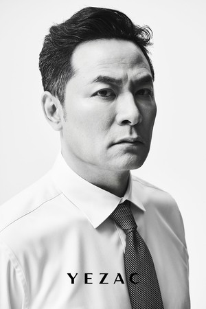 【フォト】トークが人気「コミュニケーション専門家」キム・チャンオク　白黒グラビアなのに驚異のカリスマ性