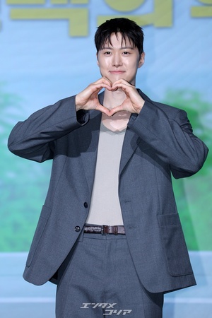 【フォト】身長183センチのコンミョン、小顔過ぎてびっくり