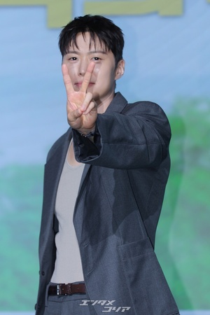 【フォト】身長183センチのコンミョン、小顔過ぎてびっくり