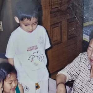 【フォト】防弾少年団V、幼少時代のキュートな写真公開