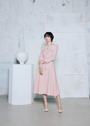 【フォト】ソン・ヘギョ、「MICHAA」秋キャンペーン・グラビアで魅惑的な雰囲気