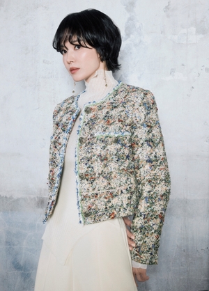 【フォト】ソン・ヘギョ、「MICHAA」秋キャンペーン・グラビアで魅惑的な雰囲気