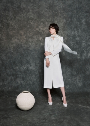 【フォト】ソン・ヘギョ、「MICHAA」秋キャンペーン・グラビアで魅惑的な雰囲気