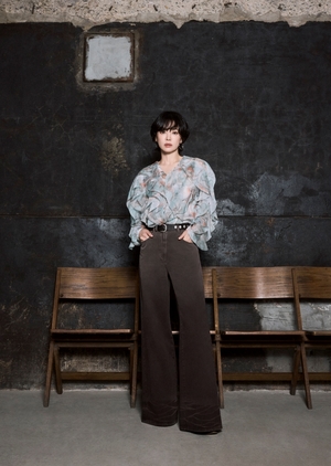 【フォト】ソン・ヘギョ、「MICHAA」秋キャンペーン・グラビアで魅惑的な雰囲気