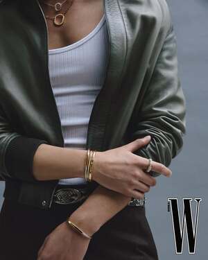 【フォト】ロウン、筋肉質ボディ＆ジュエリーのコラボ…格の違うオーラ