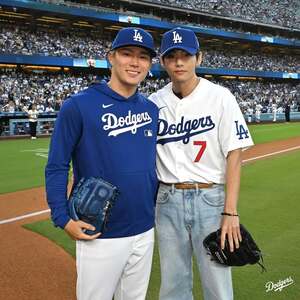 【フォト】「勝利の妖精」になったBTSのV、野球のユニフォームもよく似合う