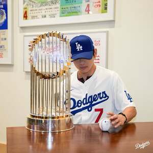 【フォト】「勝利の妖精」になったBTSのV、野球のユニフォームもよく似合う