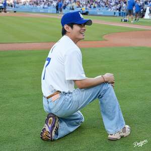 【フォト】「勝利の妖精」になったBTSのV、野球のユニフォームもよく似合う