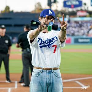 【フォト】「勝利の妖精」になったBTSのV、野球のユニフォームもよく似合う