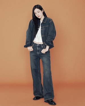 【フォト】ノ・ユンソ「Lee」秋物コレクションで清純グラビア