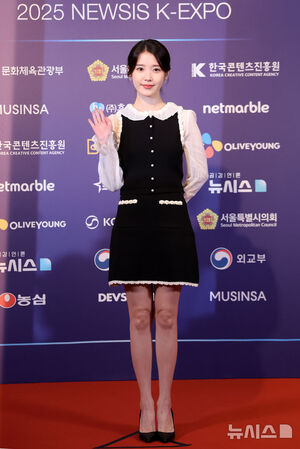 【フォト】IU、上品ワンピで「ビジュ爆発」