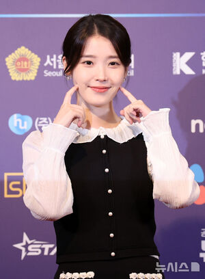 【フォト】IU、上品ワンピで「ビジュ爆発」
