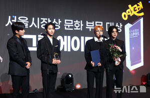 【フォト】ATEEZ、シックな魅力さく裂