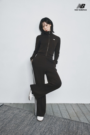 【フォト】aespaウィンター、「NEW BALANCE」とともにスタイリッシュなライフスタイル提案