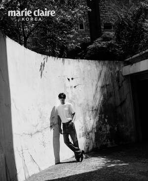 【フォト】パク・ソンフン、白黒写真で淡白＆強烈な雰囲気