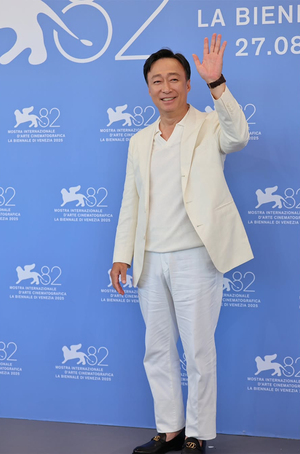 【フォト】映画『仕方ない』のキャストたち、「第82回ヴェネツィア国際映画祭」フォトコール・イベント出席