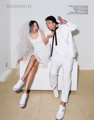 【フォト】パク・ジュニョン＆キム・ジへ、結婚20周年リマインド・グラビアで愉快＆ラブラブ