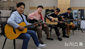 【フォト】「57年ぶりの完全体」公演を前に集まった「C’EST SI BON」のメンバーたち