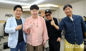 【フォト】「57年ぶりの完全体」公演を前に集まった「C’EST SI BON」のメンバーたち