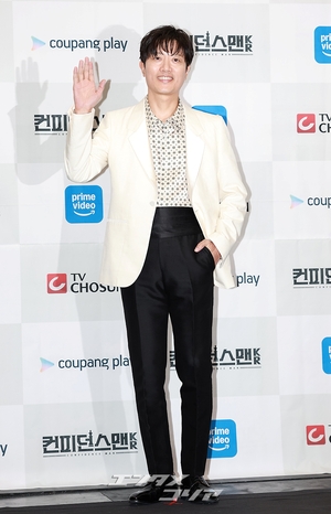 【フォト】チュ・ジョンヒョク＆パク・ヒスン、男の友情際立つポーズ